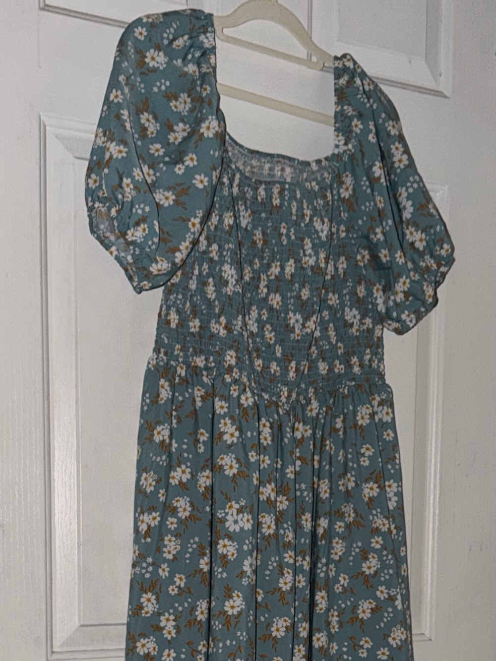 Girls' Blue Floral Smocked Puff-Sleeve Dress
